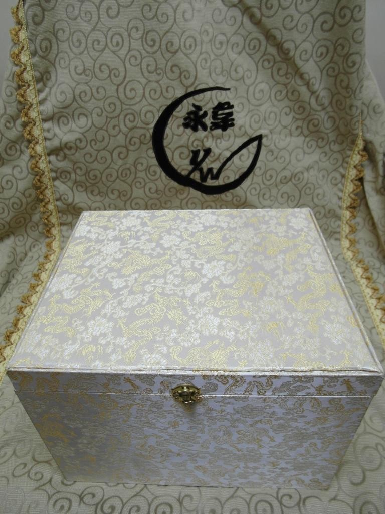 骨灰罐錦盒(不含內容物)